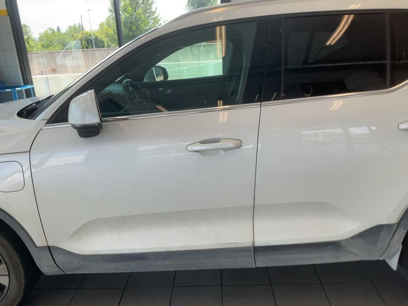Volvo XC40 1.5 T4 Recharge Plug-in Hybrid Ultimate Bright 2WD 2022 – снимка 4