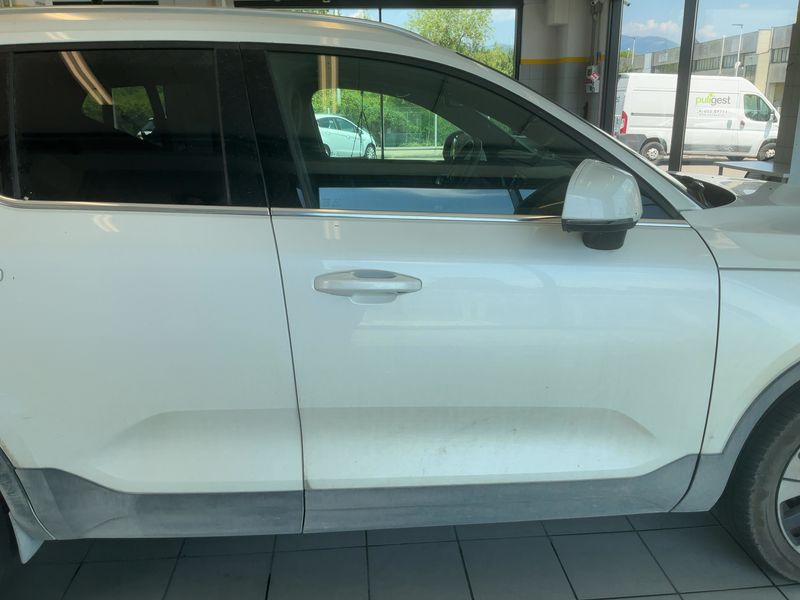 Volvo XC40 1.5 T4 Recharge Plug-in Hybrid Ultimate Bright 2WD 2022 – снимка 10