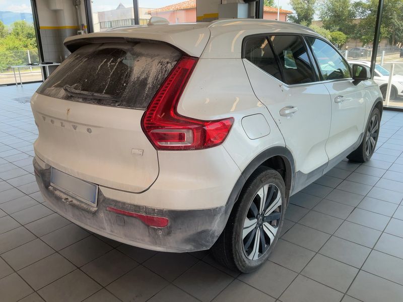 Volvo XC40 1.5 T4 Recharge Plug-in Hybrid Ultimate Bright 2WD 2022 – снимка 8