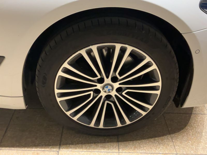 BMW 5er 520d xDrive Sport Line 2018 – снимка 11
