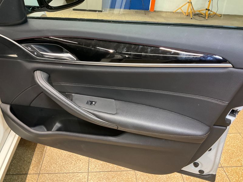BMW 5er 520d xDrive Sport Line 2018 – снимка 24