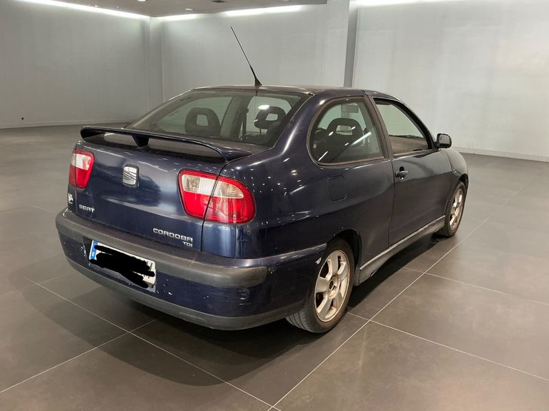 Seat Cordoba 1.9 TDI Sport 2001 – снимка 2