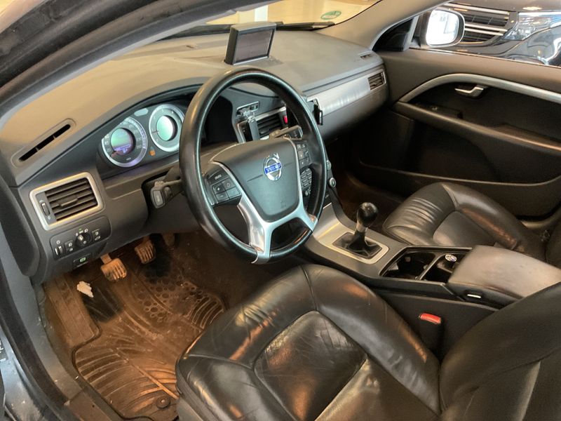 Volvo V70 2.4 D5 Momentum 2009 – снимка 3