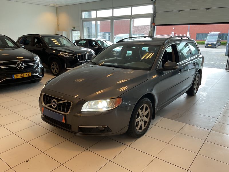 Volvo V70 2.4 D5 Momentum 2009 – снимка 1