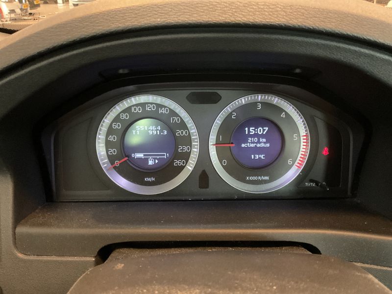 Volvo V70 2.4 D5 Momentum 2009 – снимка 4