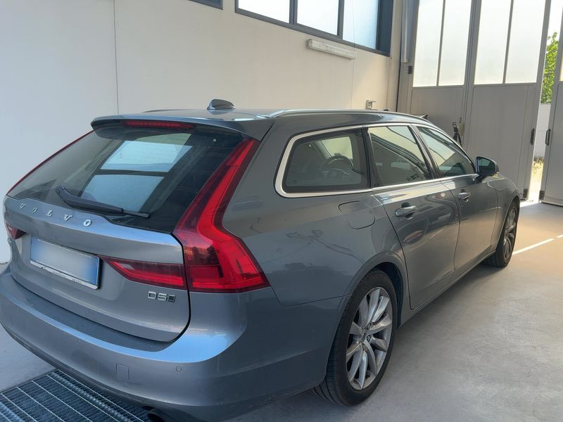 Volvo V90 2.0 D5 Momentum AWD 2018 – снимка 8