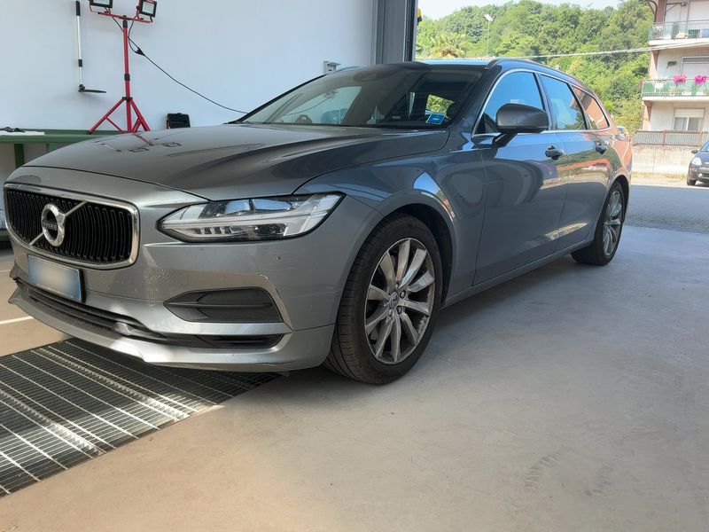 Volvo V90 2.0 D5 Momentum AWD 2018 – снимка 2