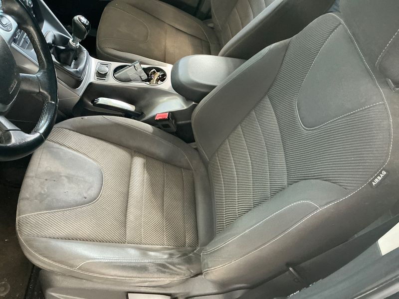 Ford Kuga 2.0 TDCi Plus 2016 – снимка 21