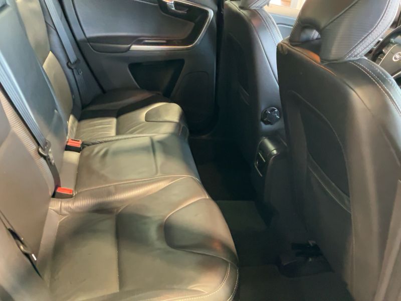 Volvo XC60 2.0 D4 Kinetic 2WD 2013 – снимка 20