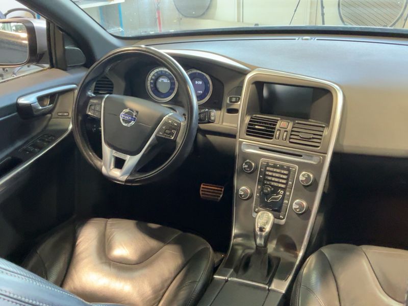 Volvo XC60 2.0 D4 Kinetic 2WD 2013 – снимка 18