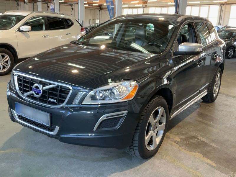 Volvo XC60 2.0 D4 Kinetic 2WD 2013 – снимка 1
