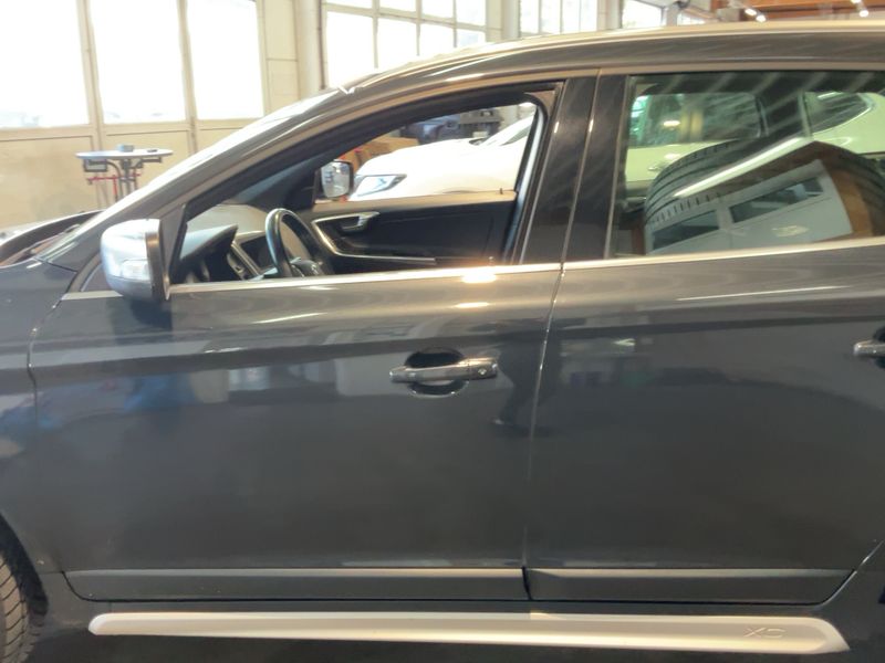 Volvo XC60 2.0 D4 Kinetic 2WD 2013 – снимка 4