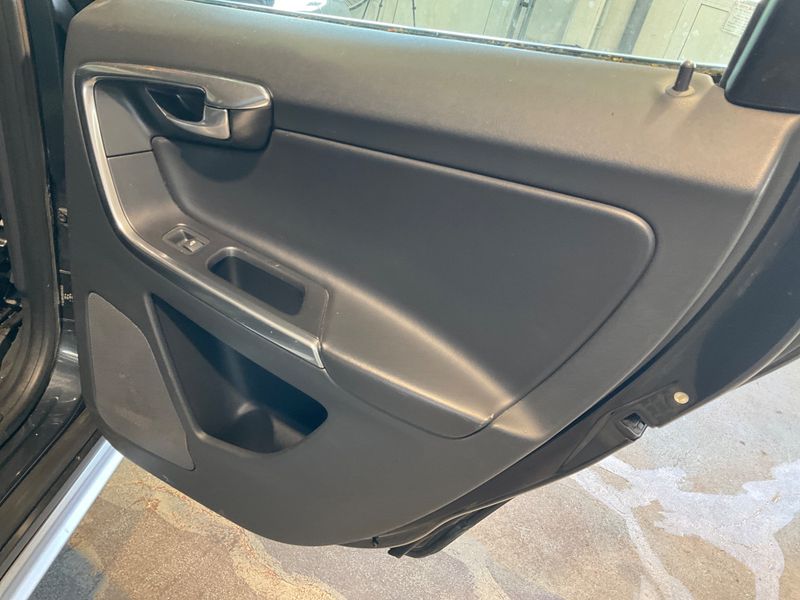Volvo XC60 2.0 D4 Kinetic 2WD 2013 – снимка 28