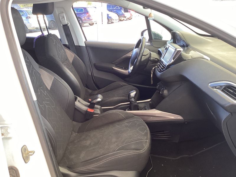 Peugeot 2008 1.2 PureTech Style 2015 – снимка 3