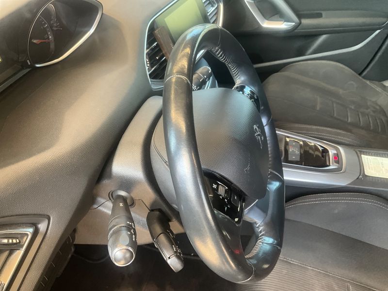 Peugeot 308 2.0 Blue-HDi Allure 2014 – снимка 23