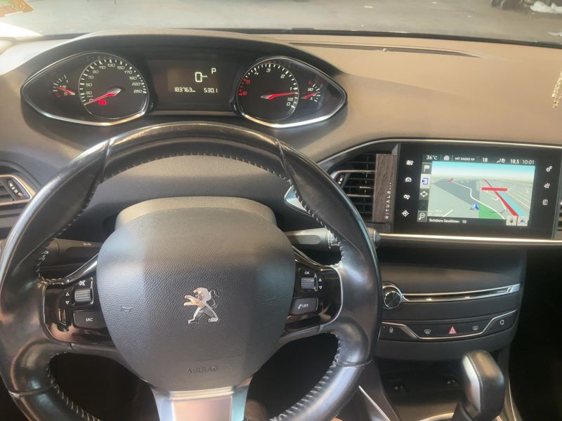 Peugeot 308 2.0 Blue-HDi Allure 2014 – снимка 19