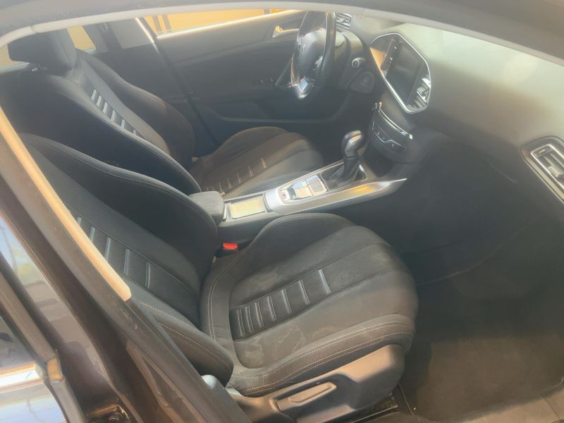 Peugeot 308 2.0 Blue-HDi Allure 2014 – снимка 17