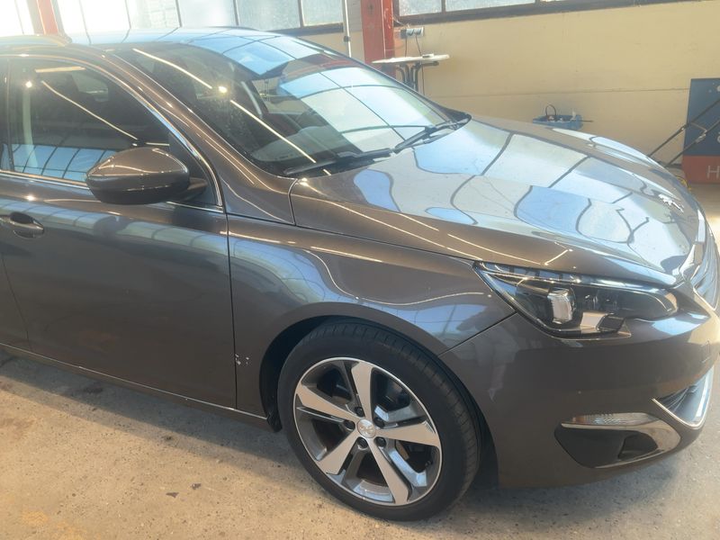 Peugeot 308 2.0 Blue-HDi Allure 2014 – снимка 12
