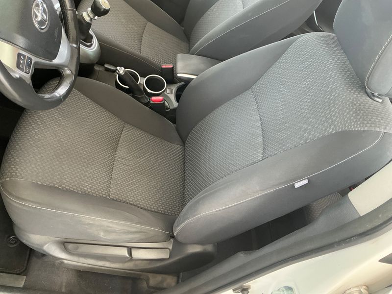 Toyota Verso 2.0 D-4D Basis 2013 – снимка 24