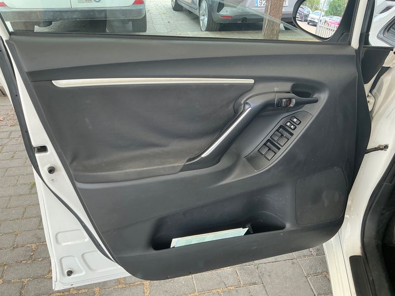 Toyota Verso 2.0 D-4D Basis 2013 – снимка 29