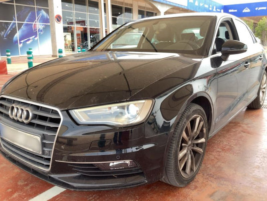 Audi A3 Limousine 1.6 TDI Ambiente 2015 – снимка 2