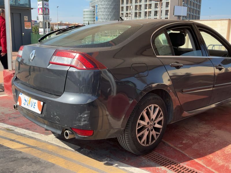 Renault Laguna 2.0 dCi Dynamique R-Link 2015 – снимка 8