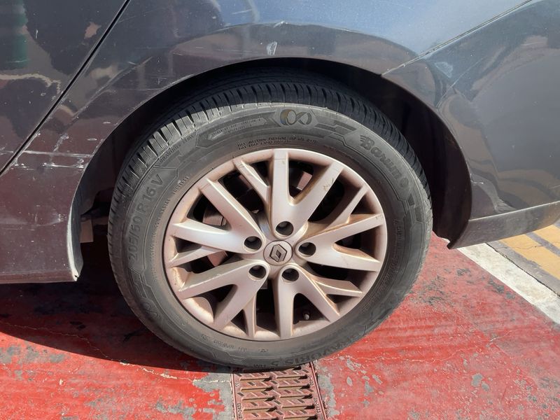 Renault Laguna 2.0 dCi Dynamique R-Link 2015 – снимка 5
