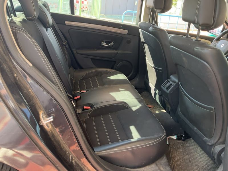 Renault Laguna 2.0 dCi Dynamique R-Link 2015 – снимка 19