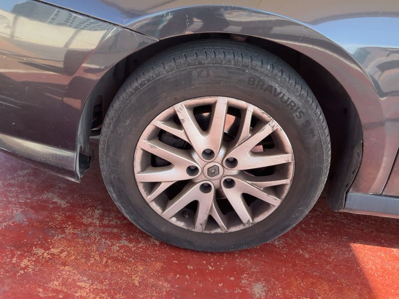 Renault Laguna 2.0 dCi Dynamique R-Link 2015 – снимка 3