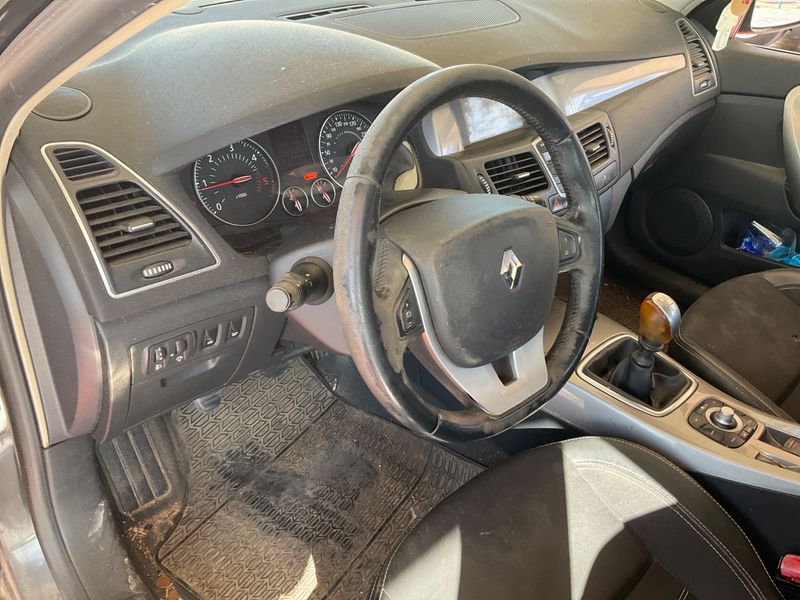 Renault Laguna 2.0 dCi Dynamique R-Link 2015 – снимка 25