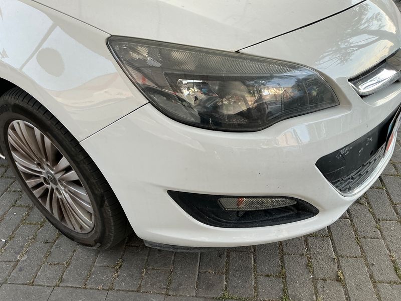 Opel Astra 1.6 CDTI DPF Selective 2014 – снимка 35