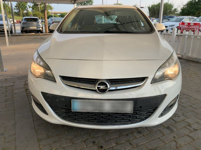 Opel Astra 1.6 CDTI DPF Selective 2014 – снимка 14