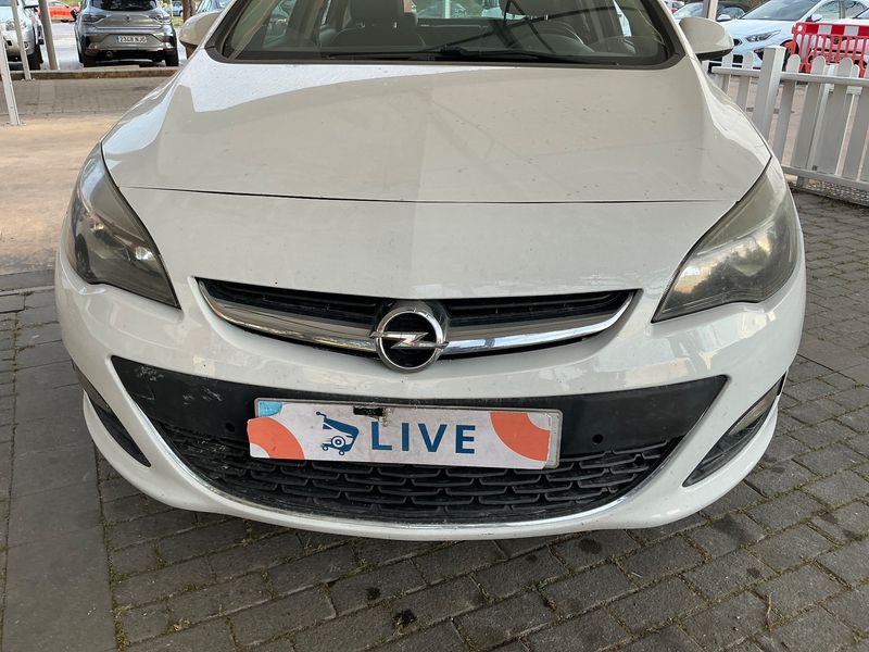 Opel Astra 1.6 CDTI DPF Selective 2014 – снимка 36