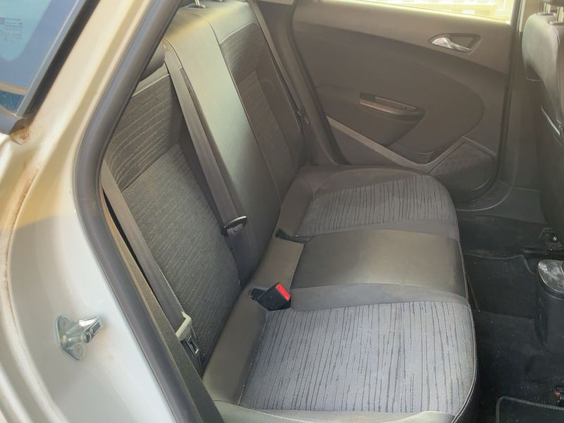 Opel Astra 1.6 CDTI DPF Selective 2014 – снимка 19