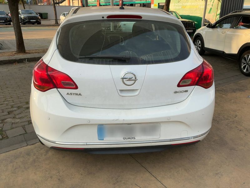 Opel Astra 1.6 CDTI DPF Selective 2014 – снимка 7