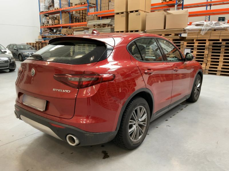 Alfa Romeo Stelvio 2.2 JTDM Super 2020 – снимка 8