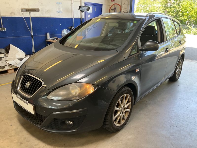 Seat Altea 1.6 TDI Stylance / Style 2011 – снимка 1