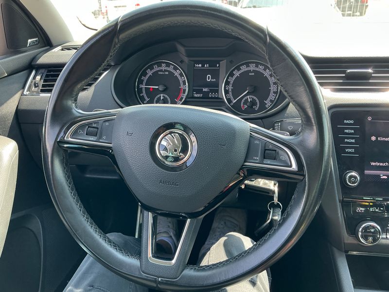 Skoda Octavia 1.6 TDI Soleil 2019 – снимка 29