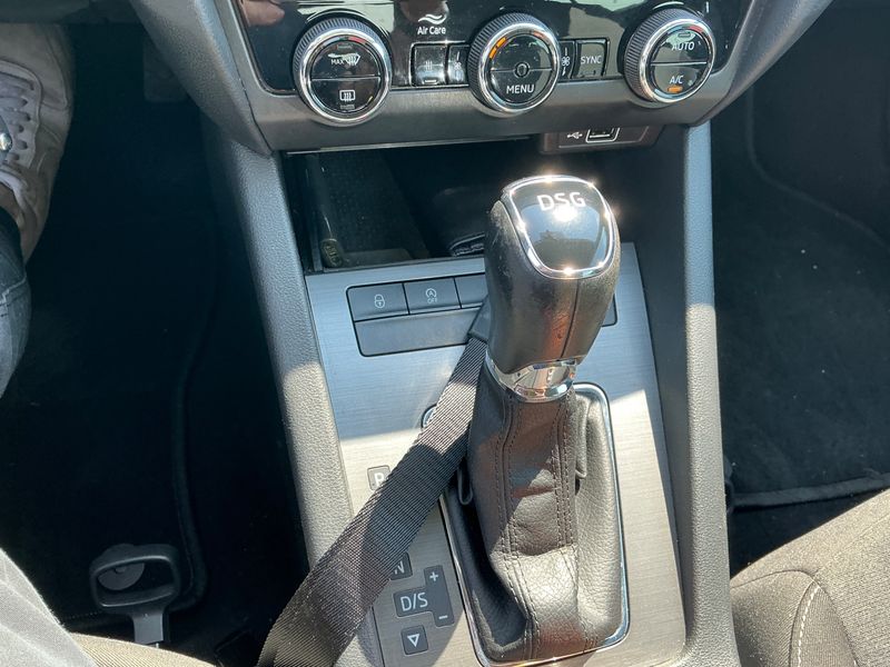 Skoda Octavia 1.6 TDI Soleil 2019 – снимка 28