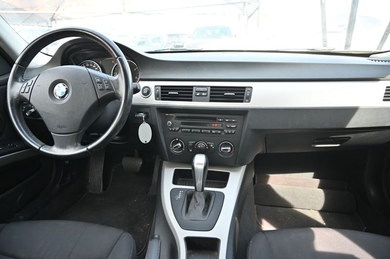 BMW 3er 318d 2011 – снимка 11