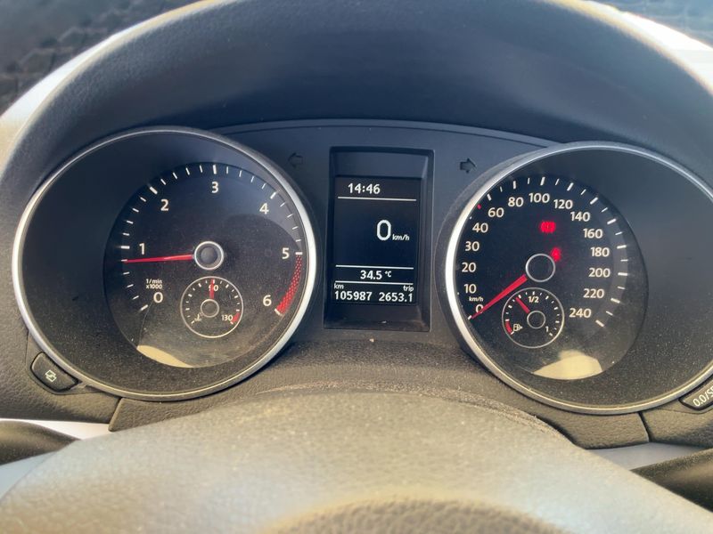 Volkswagen Golf VI 1.6 TDI Sport 2011 – снимка 18