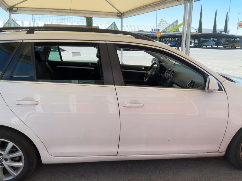 Volkswagen Golf VI 1.6 TDI Sport 2011 – снимка 10