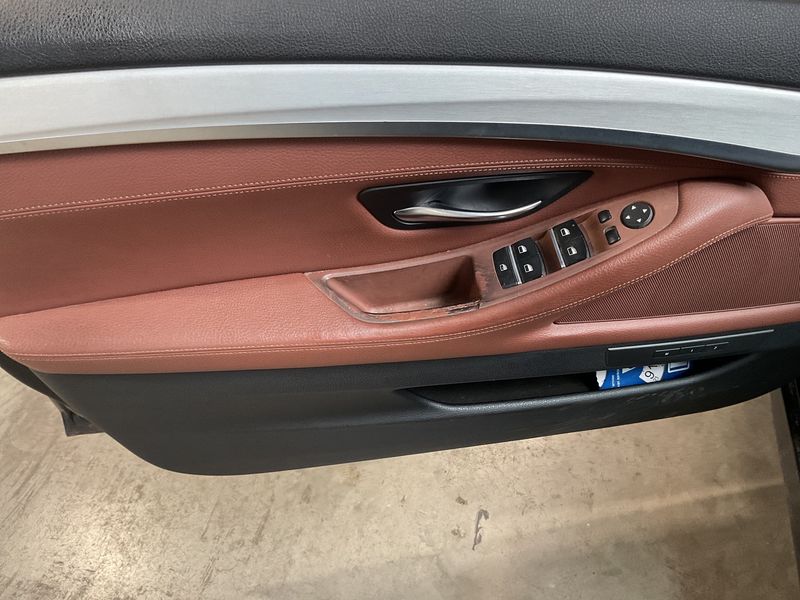 BMW 5er 520d 2012 – снимка 24