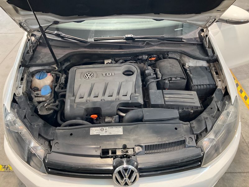 Volkswagen Golf VI 1.6 TDI Trendline 2012 – снимка 11