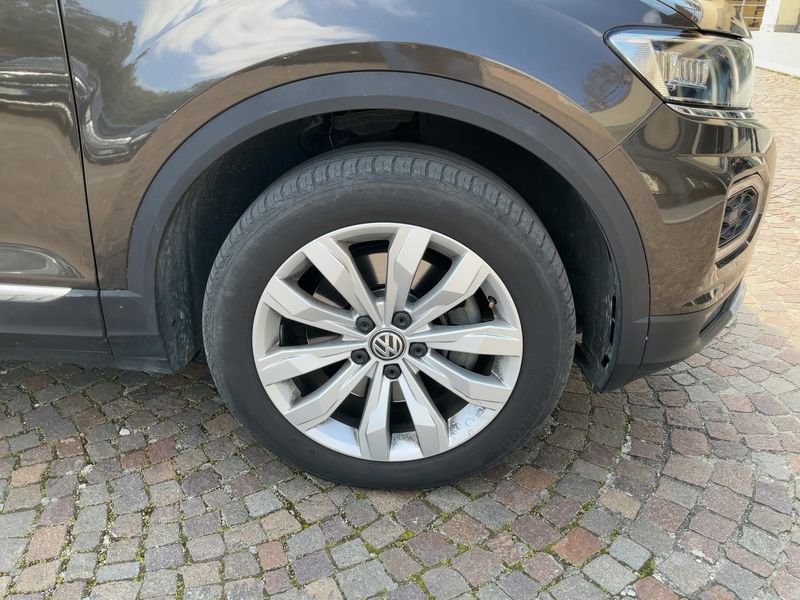 Volkswagen T-Roc 2.0 TSI Sport 4Motion 2018 – снимка 11