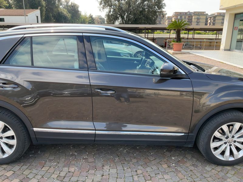 Volkswagen T-Roc 2.0 TSI Sport 4Motion 2018 – снимка 10