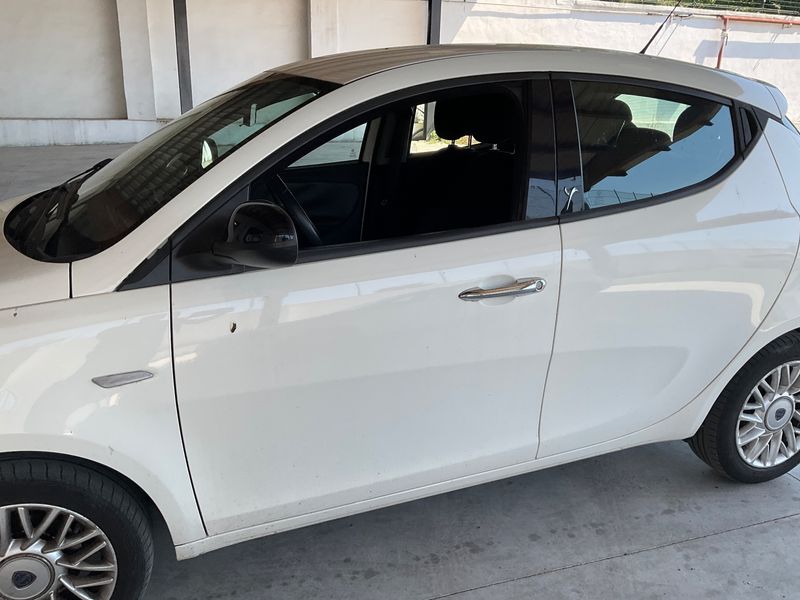 Lancia Ypsilon 1.3 JTD Gold 2014 – снимка 4