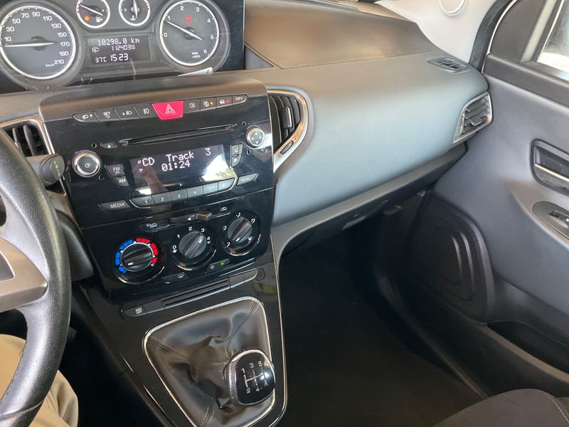 Lancia Ypsilon 1.3 JTD Gold 2014 – снимка 26