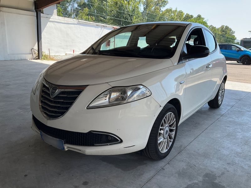 Lancia Ypsilon 1.3 JTD Gold 2014 – снимка 1