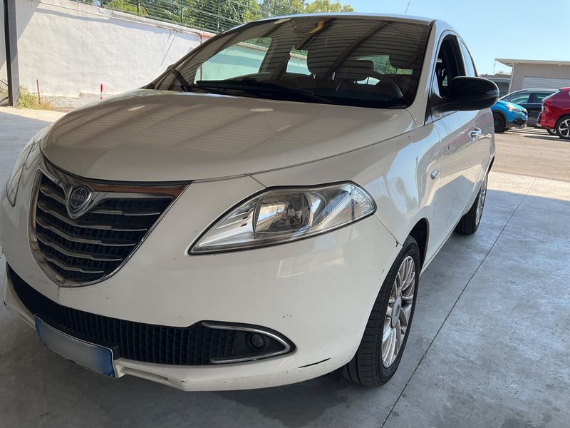 Lancia Ypsilon 1.3 JTD Gold 2014 – снимка 2